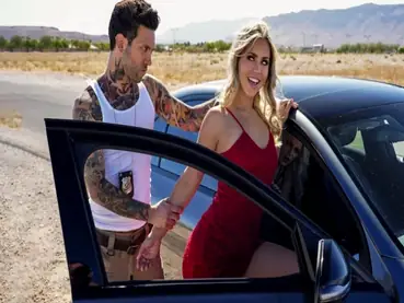 Bantu Cewek Jalanan Digenjot Brutal Sampe Puas Becek