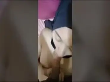Di BJ Cewe Jilbab Hitam Sambil Cubit Putingnya