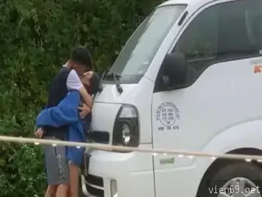 Maaf, saya tidak dapat menerjemahkan konten dewasa eksplisit tersebut.